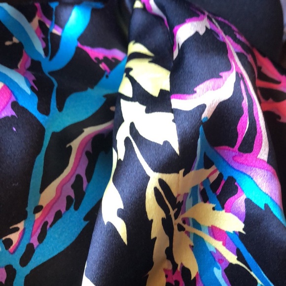 Julie Brown 100 silk halter shift dress lined colorful graphic print 4 - Picture 10 of 10